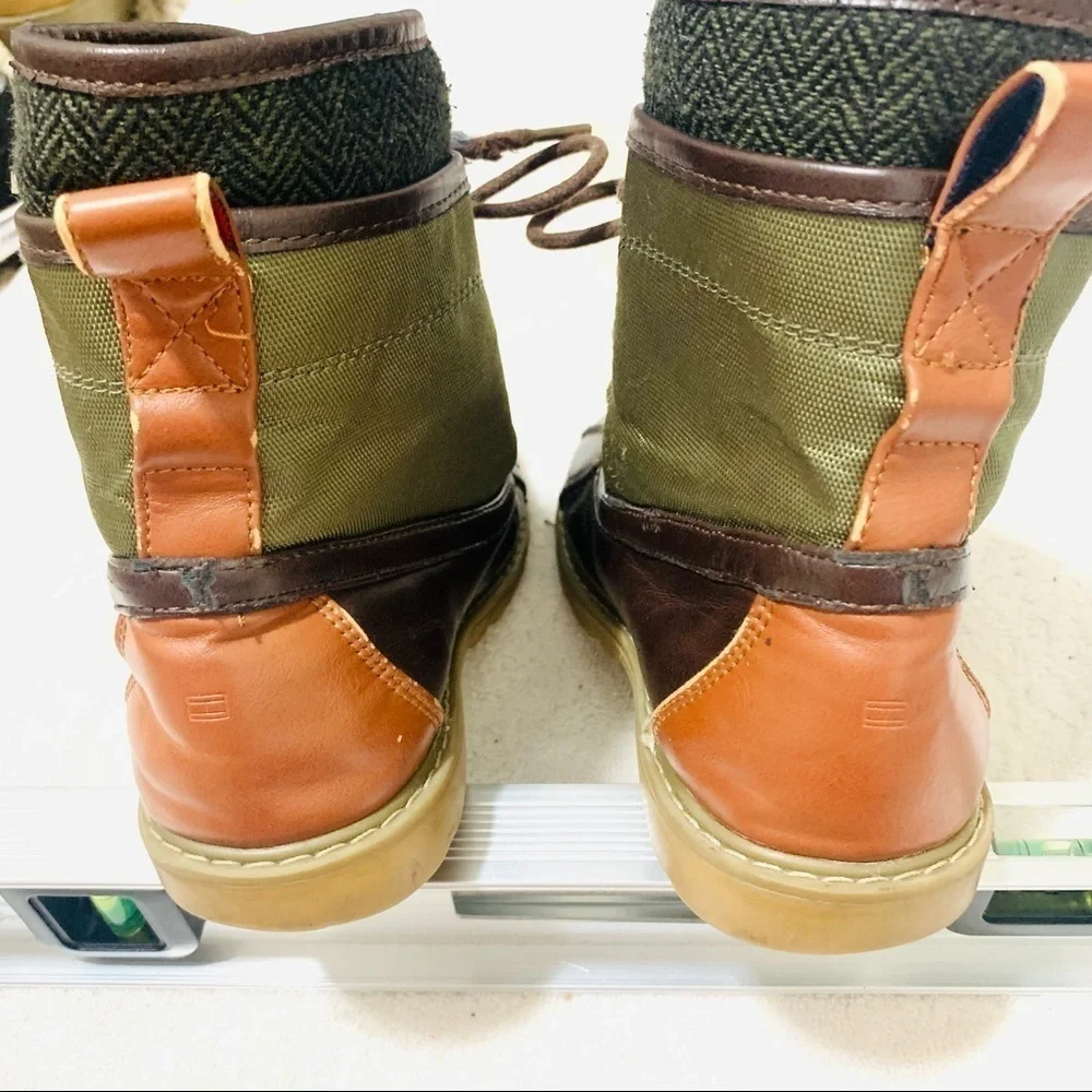 Tommy Hilfiger Kids Charles Duck Toe Boot size 1